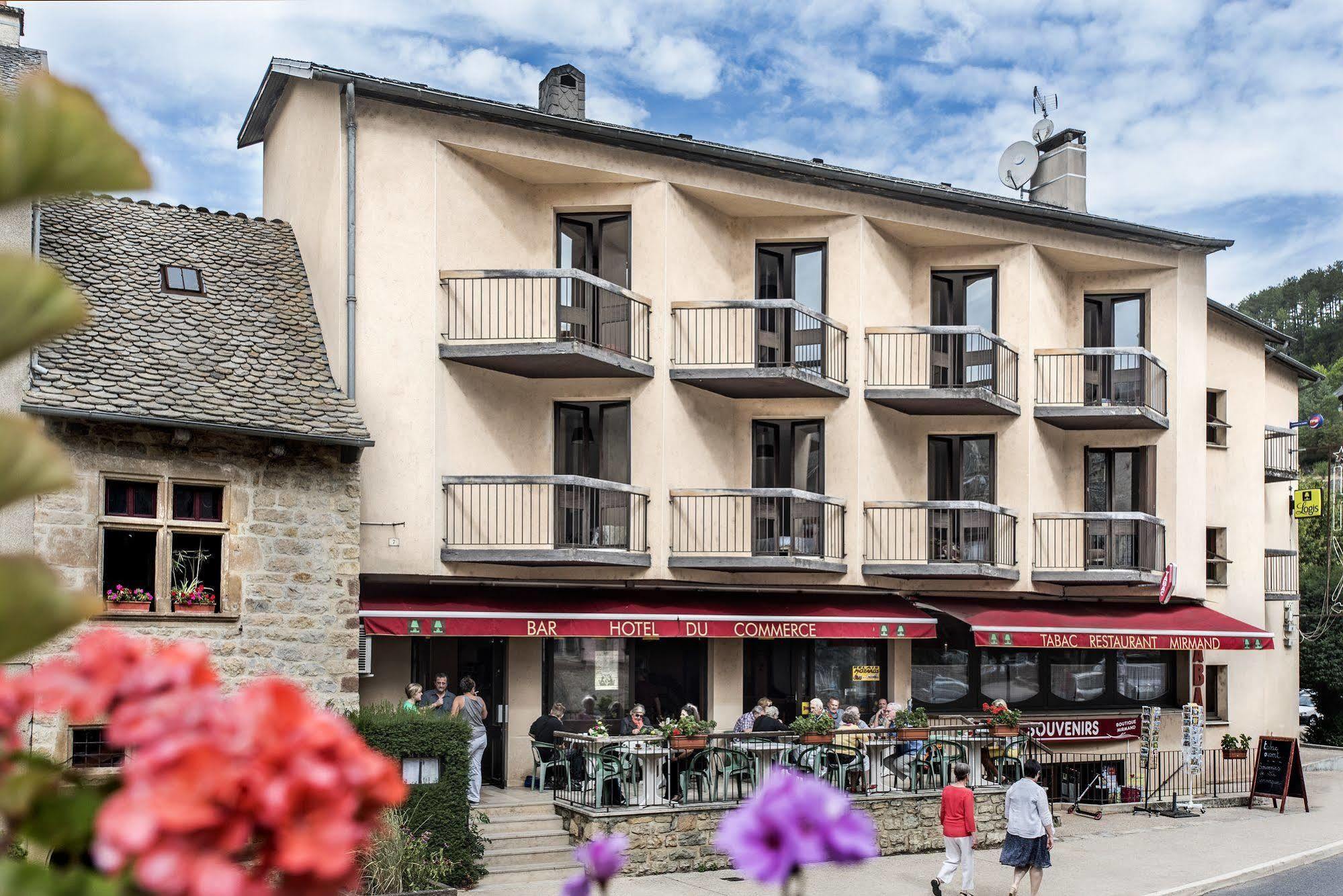 Logis Hotel Restaurant Du Commerce La Canourgue Bagian luar foto